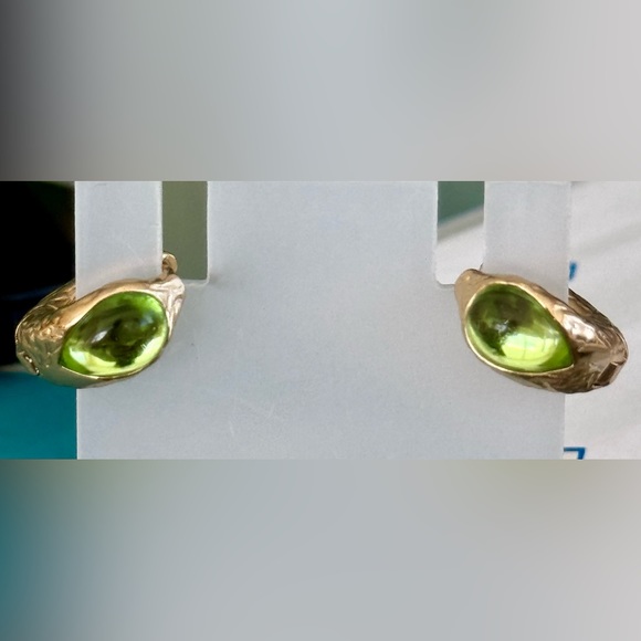 Gold Tone Hoop Earrings With Large Green Stone - Picture 7 of 11